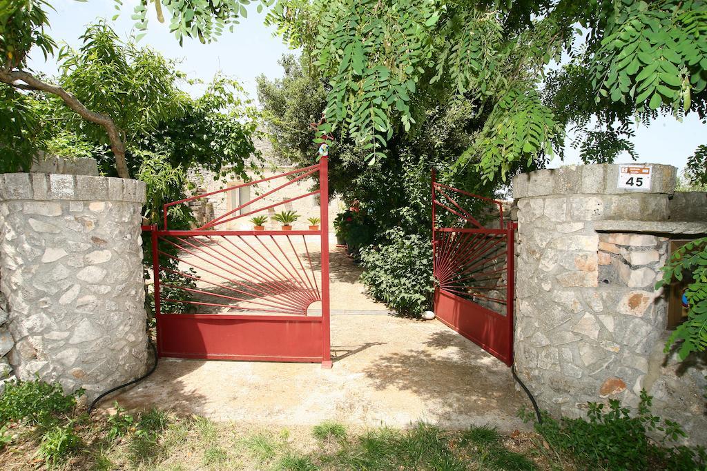Trulli Convertini Локоротондо Стая снимка