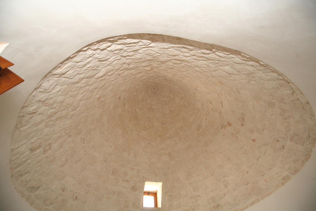 Trulli Convertini Локоротондо Стая снимка